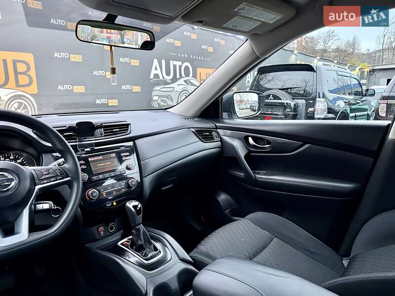 Внедорожник / Кроссовер Nissan Rogue 2016 в Харькове