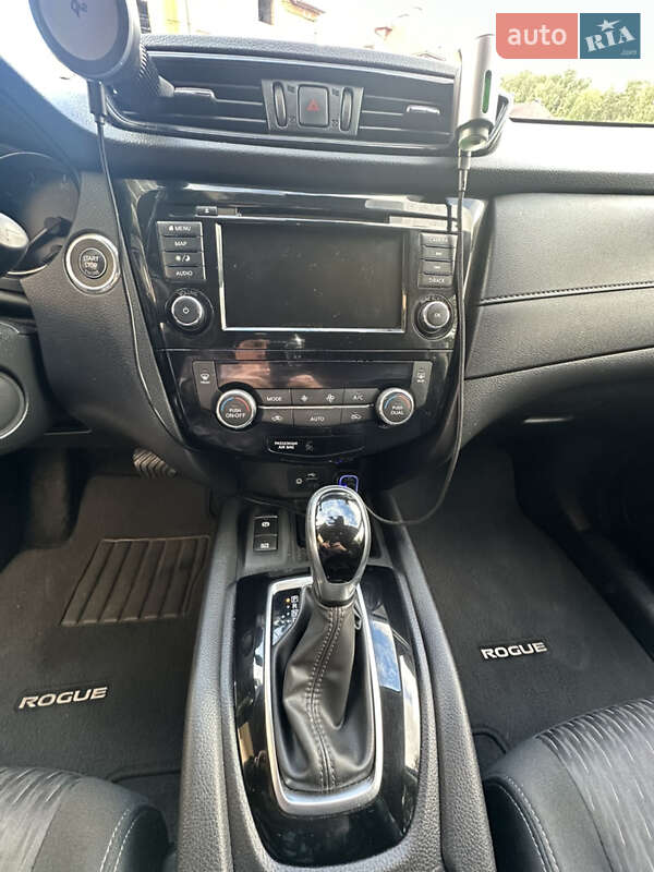 Внедорожник / Кроссовер Nissan Rogue 2019 в Киеве