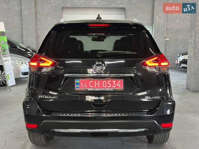 Внедорожник / Кроссовер Nissan Rogue 2017 в Каменском