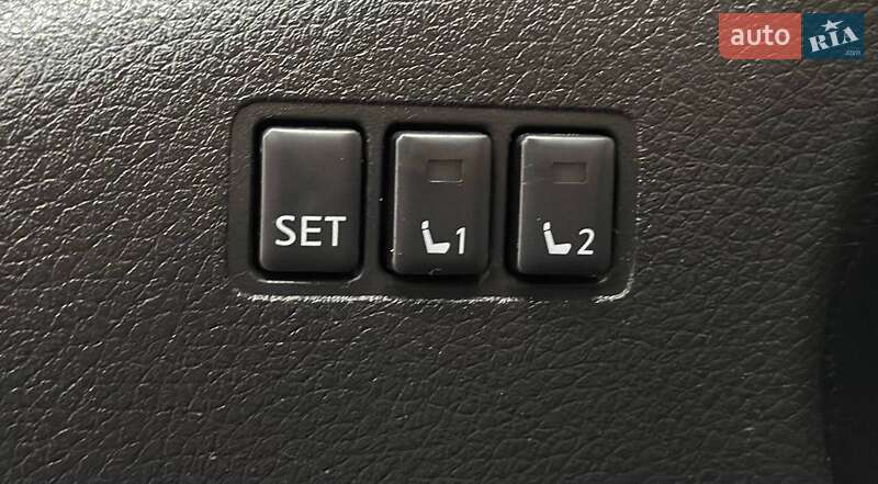 Внедорожник / Кроссовер Nissan Rogue 2017 в Каменском