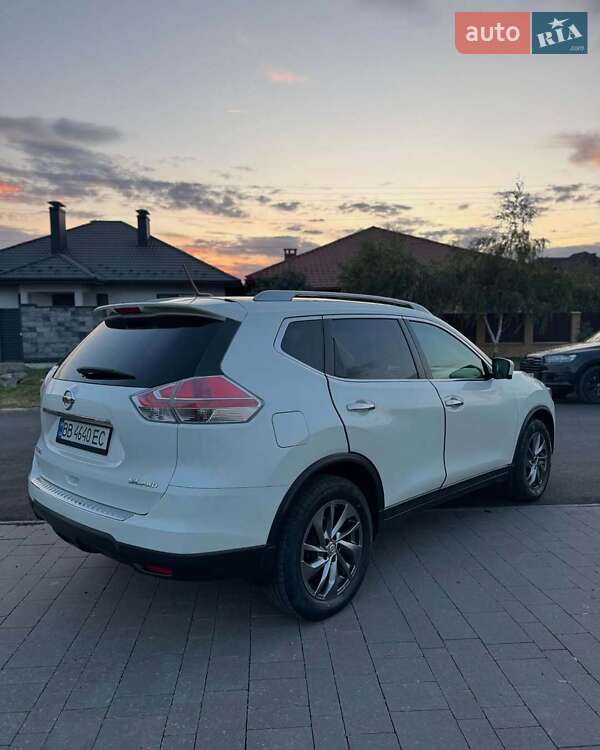 Внедорожник / Кроссовер Nissan Rogue 2015 в Львове