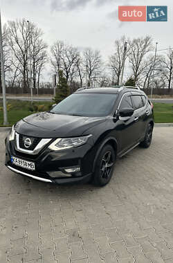 Внедорожник / Кроссовер Nissan Rogue 2017 в Киеве