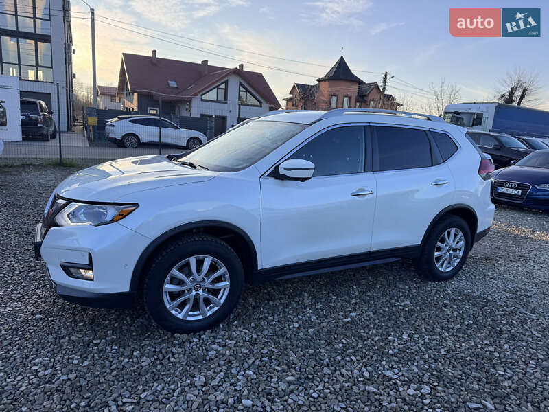 Внедорожник / Кроссовер Nissan Rogue 2017 в Ивано-Франковске