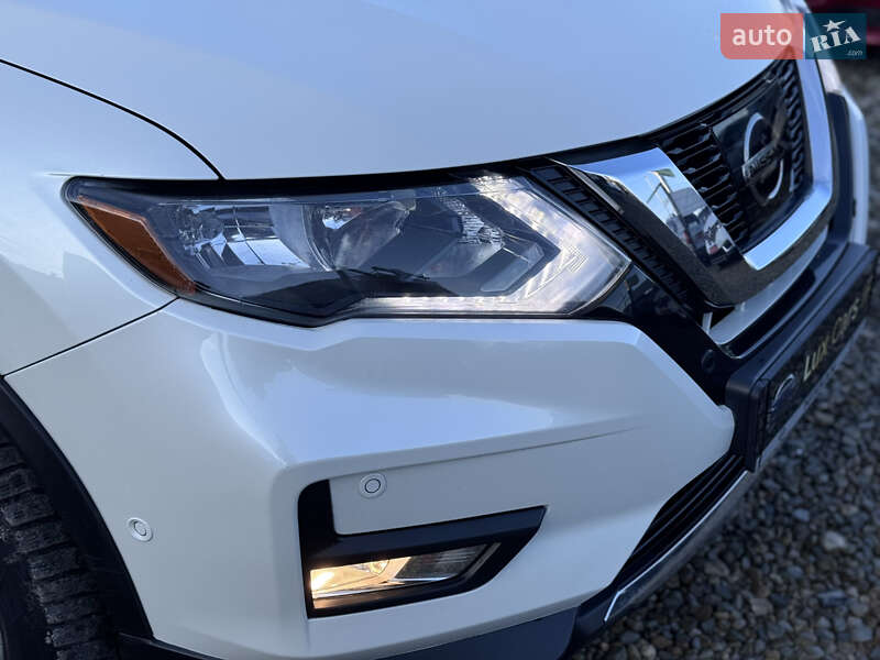 Внедорожник / Кроссовер Nissan Rogue 2017 в Ивано-Франковске