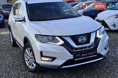 Позашляховик / Кросовер Nissan Rogue 2017 в Івано-Франківську