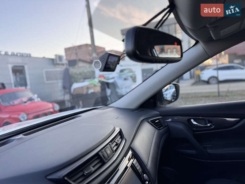 Внедорожник / Кроссовер Nissan Rogue 2017 в Ивано-Франковске