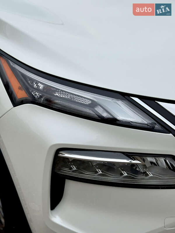 Внедорожник / Кроссовер Nissan Rogue 2021 в Киеве