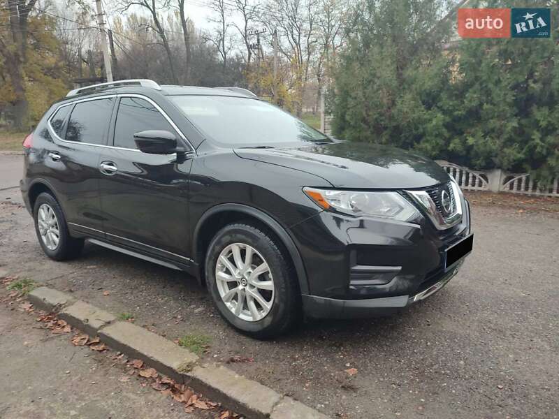 Внедорожник / Кроссовер Nissan Rogue 2017 в Запорожье