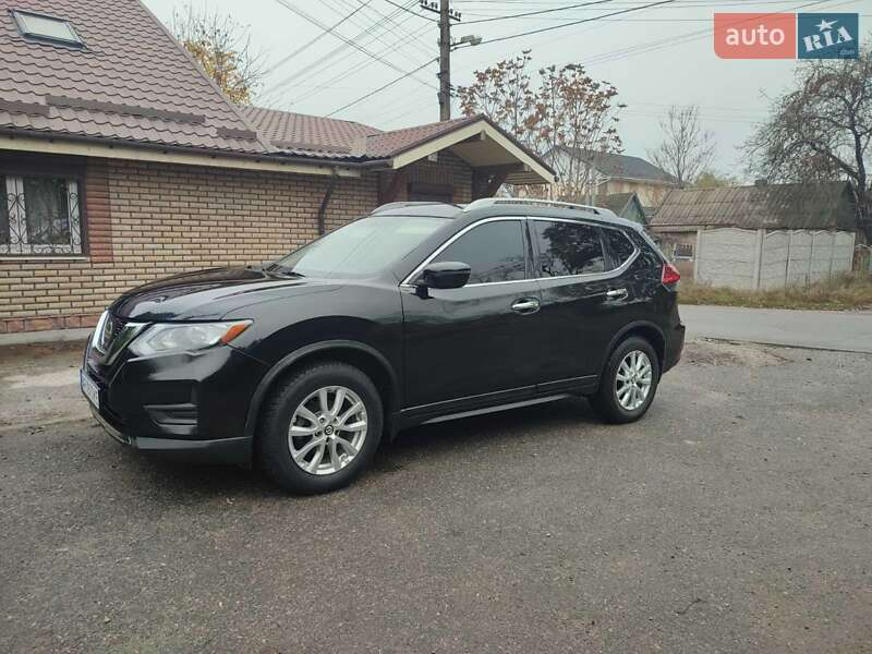 Внедорожник / Кроссовер Nissan Rogue 2017 в Запорожье