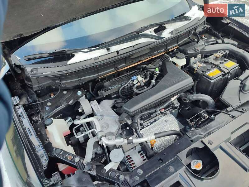 Внедорожник / Кроссовер Nissan Rogue 2017 в Запорожье