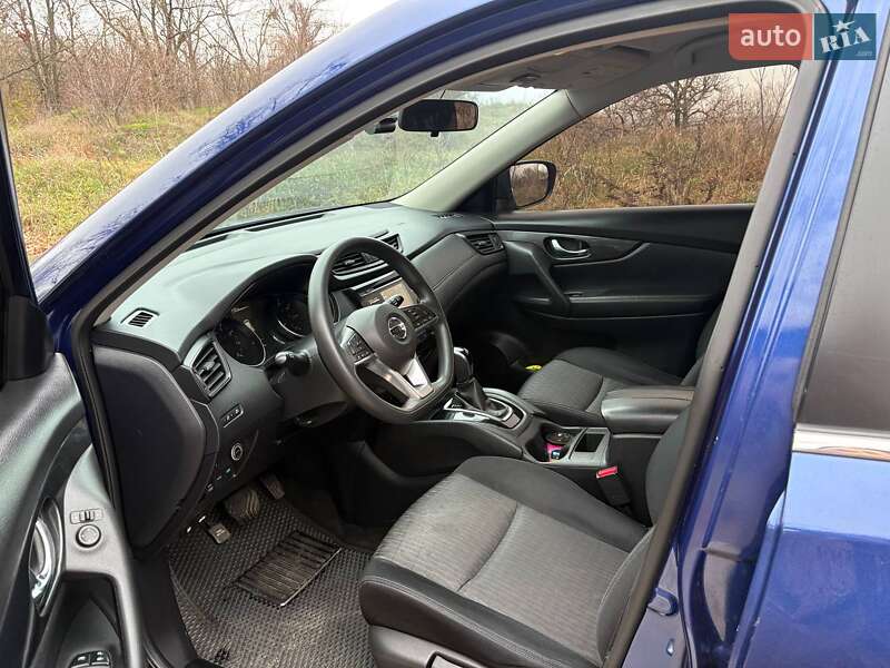 Внедорожник / Кроссовер Nissan Rogue 2016 в Черкассах