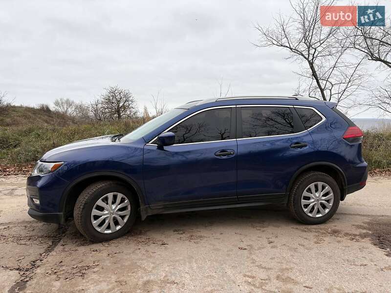 Внедорожник / Кроссовер Nissan Rogue 2016 в Черкассах