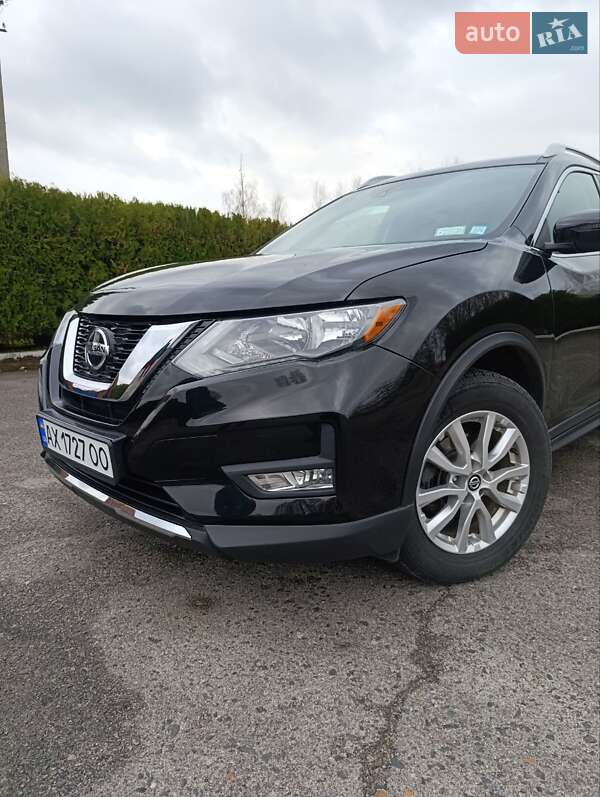 Внедорожник / Кроссовер Nissan Rogue 2019 в Змиеве
