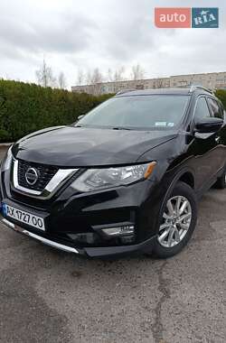 Внедорожник / Кроссовер Nissan Rogue 2019 в Змиеве