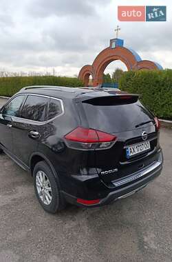Внедорожник / Кроссовер Nissan Rogue 2019 в Змиеве