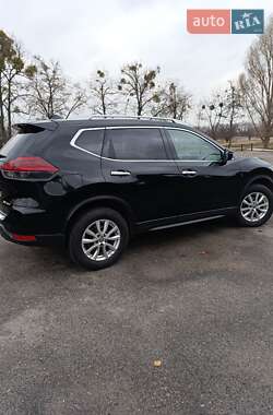 Внедорожник / Кроссовер Nissan Rogue 2019 в Змиеве