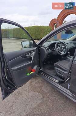 Внедорожник / Кроссовер Nissan Rogue 2019 в Змиеве