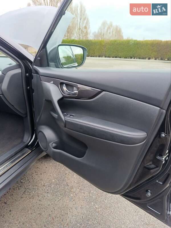 Внедорожник / Кроссовер Nissan Rogue 2019 в Змиеве