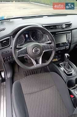 Внедорожник / Кроссовер Nissan Rogue 2019 в Змиеве