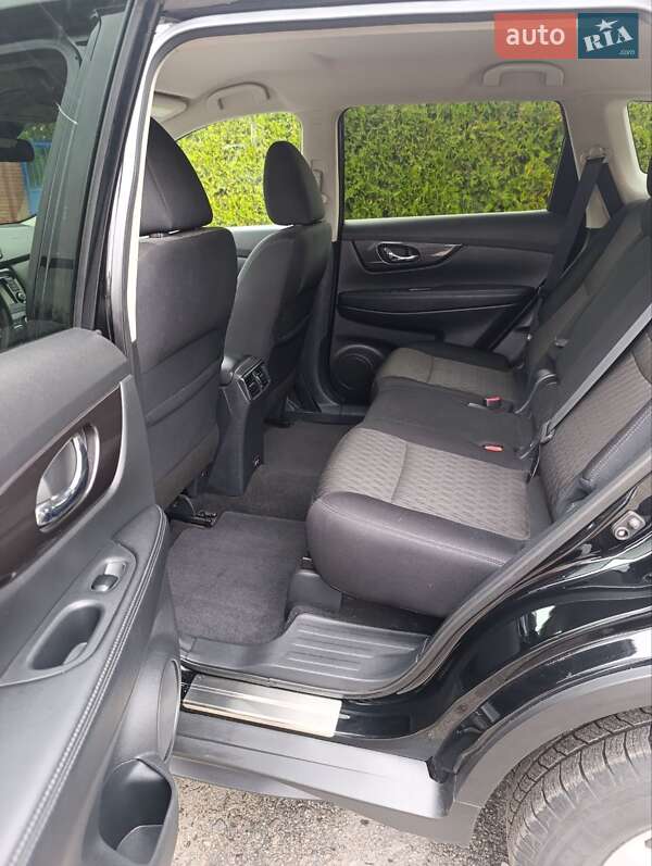 Внедорожник / Кроссовер Nissan Rogue 2019 в Змиеве