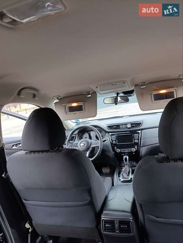 Внедорожник / Кроссовер Nissan Rogue 2019 в Змиеве