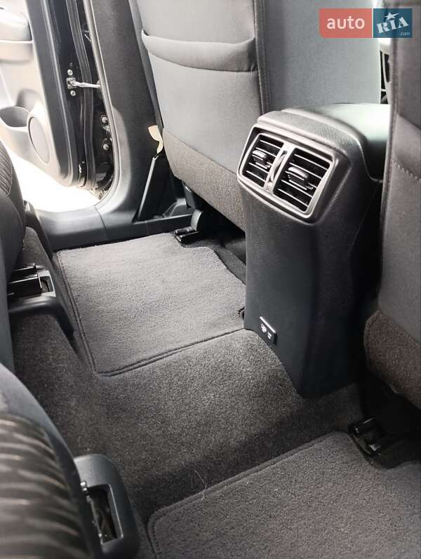 Внедорожник / Кроссовер Nissan Rogue 2019 в Змиеве