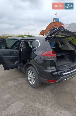 Внедорожник / Кроссовер Nissan Rogue 2019 в Змиеве
