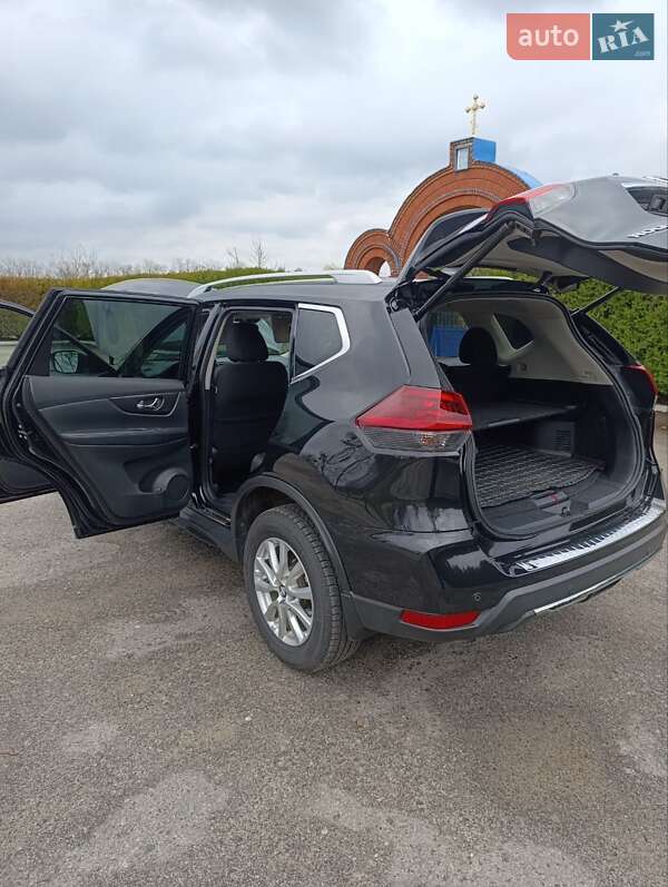 Внедорожник / Кроссовер Nissan Rogue 2019 в Змиеве