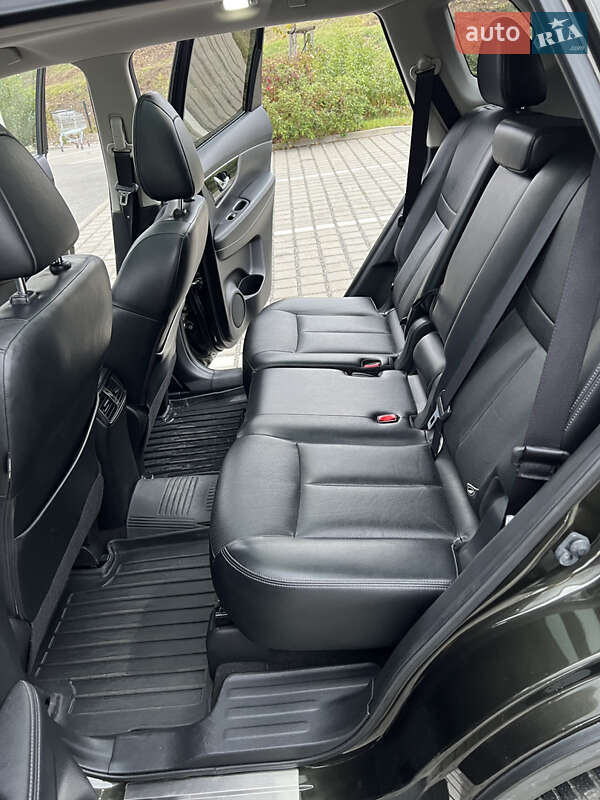 Внедорожник / Кроссовер Nissan Rogue 2017 в Тернополе