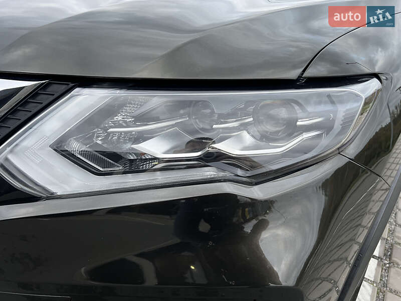 Внедорожник / Кроссовер Nissan Rogue 2017 в Тернополе