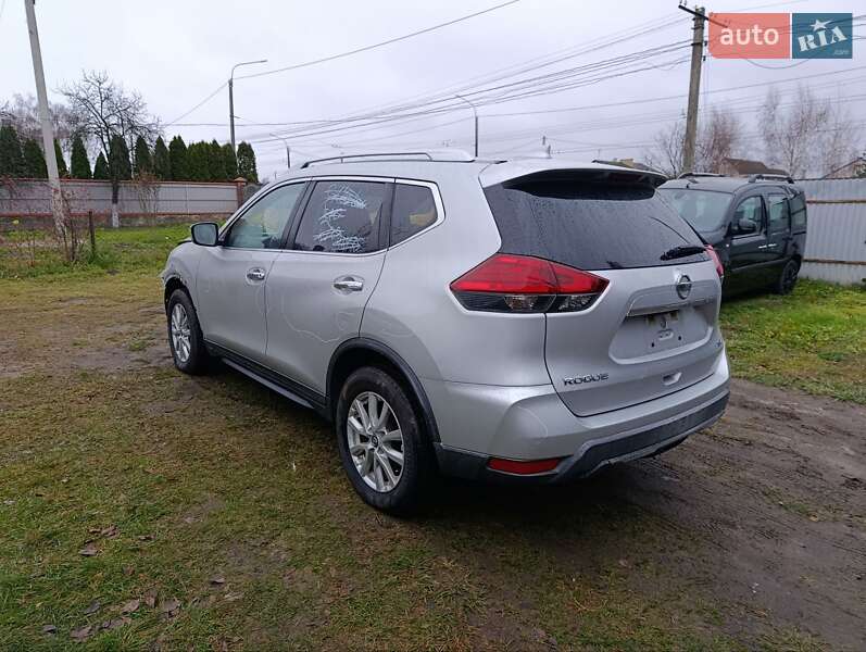 Внедорожник / Кроссовер Nissan Rogue 2017 в Луцке