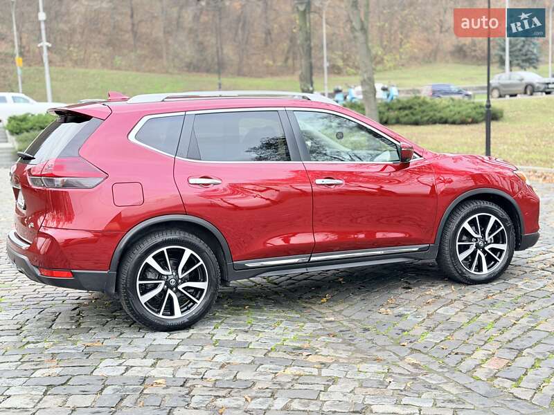 Внедорожник / Кроссовер Nissan Rogue 2018 в Киеве
