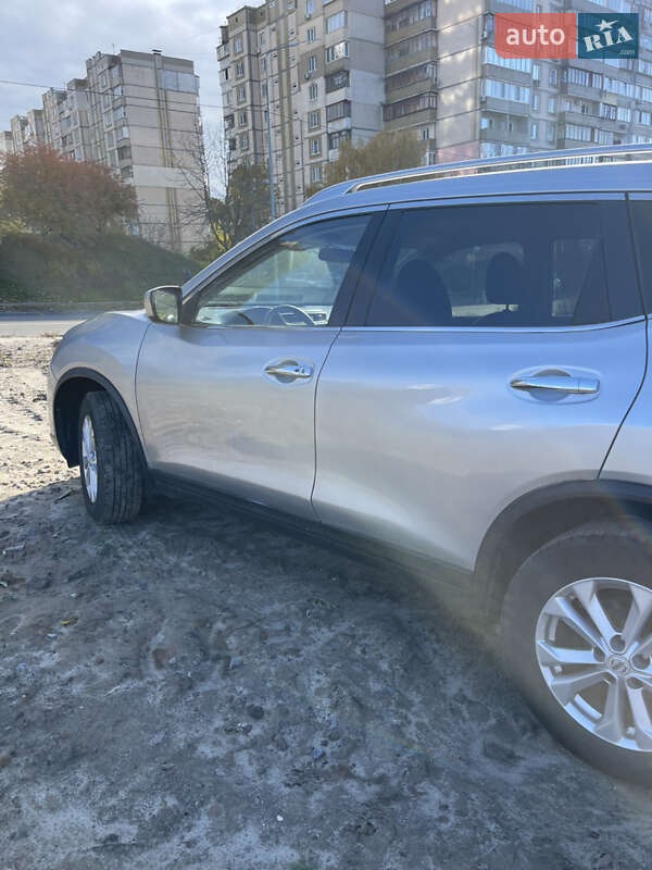 Внедорожник / Кроссовер Nissan Rogue 2015 в Киеве