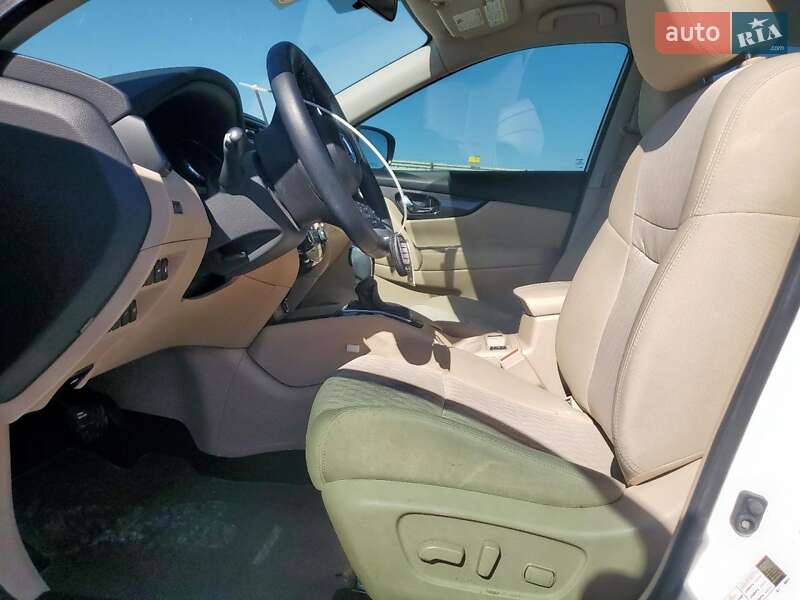 Внедорожник / Кроссовер Nissan Rogue 2018 в Киеве