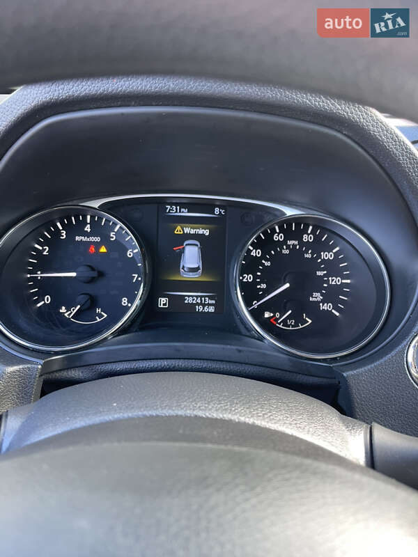 Внедорожник / Кроссовер Nissan Rogue 2015 в Киеве