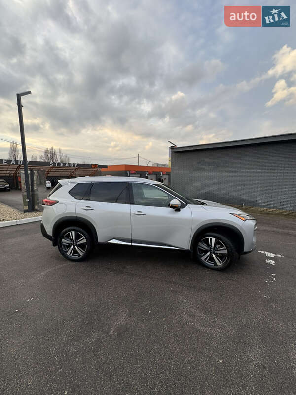 Внедорожник / Кроссовер Nissan Rogue 2021 в Харькове