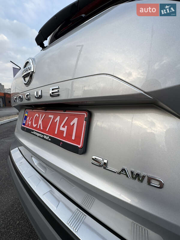 Внедорожник / Кроссовер Nissan Rogue 2021 в Харькове