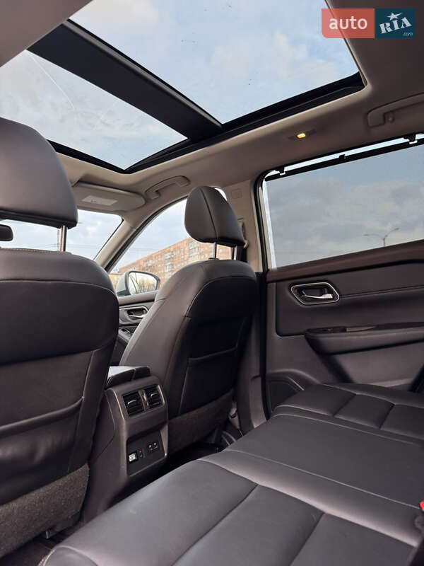 Внедорожник / Кроссовер Nissan Rogue 2021 в Харькове