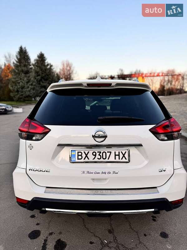 Внедорожник / Кроссовер Nissan Rogue 2017 в Шепетовке