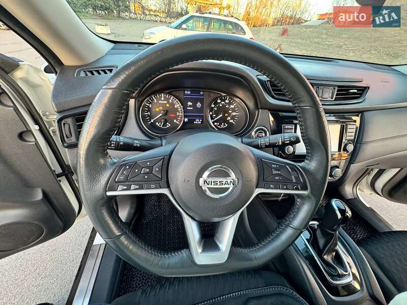 Внедорожник / Кроссовер Nissan Rogue 2017 в Шепетовке