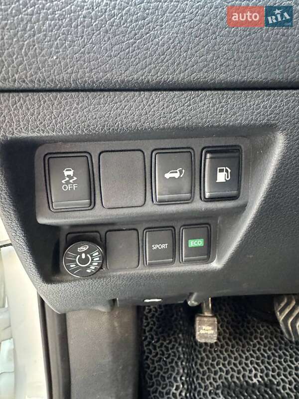 Внедорожник / Кроссовер Nissan Rogue 2017 в Шепетовке