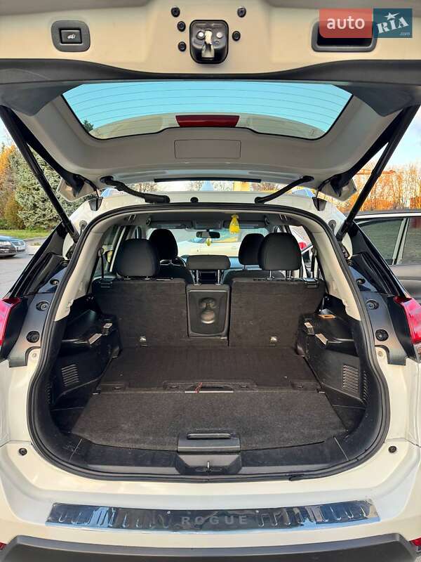 Внедорожник / Кроссовер Nissan Rogue 2017 в Шепетовке