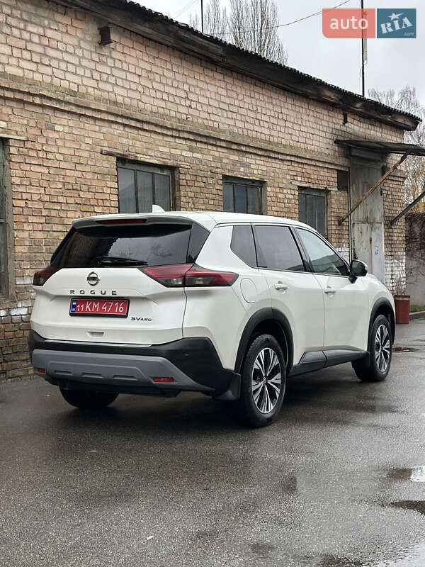 Внедорожник / Кроссовер Nissan Rogue 2021 в Киеве