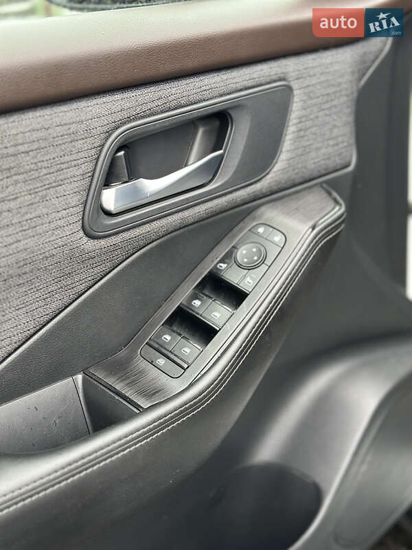 Внедорожник / Кроссовер Nissan Rogue 2021 в Киеве