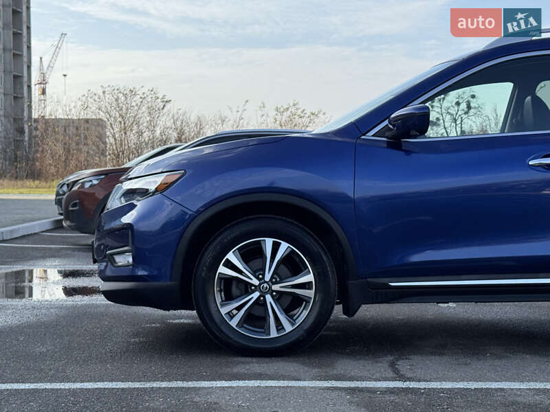 Внедорожник / Кроссовер Nissan Rogue 2018 в Полтаве