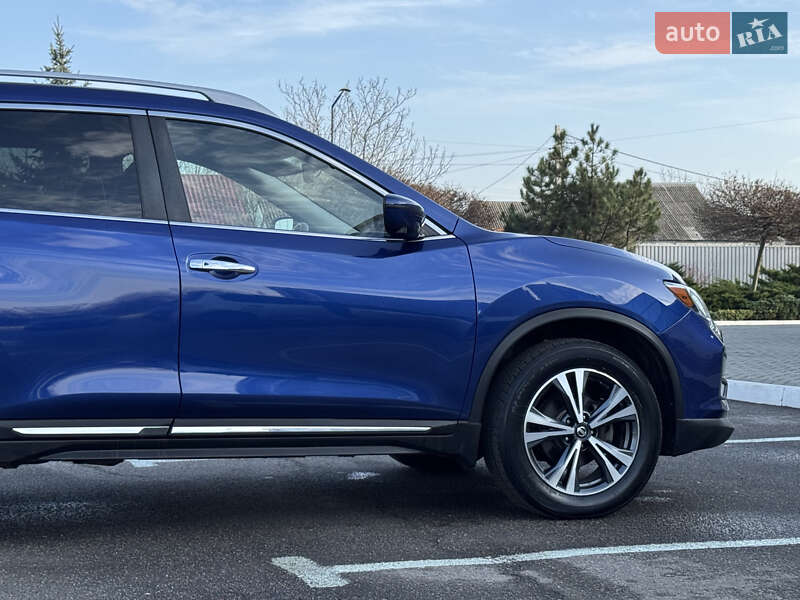 Внедорожник / Кроссовер Nissan Rogue 2018 в Полтаве