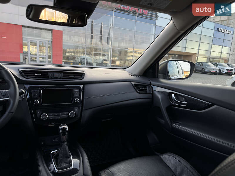 Внедорожник / Кроссовер Nissan Rogue 2018 в Полтаве