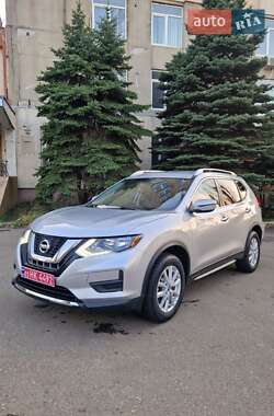 Внедорожник / Кроссовер Nissan Rogue 2017 в Николаеве