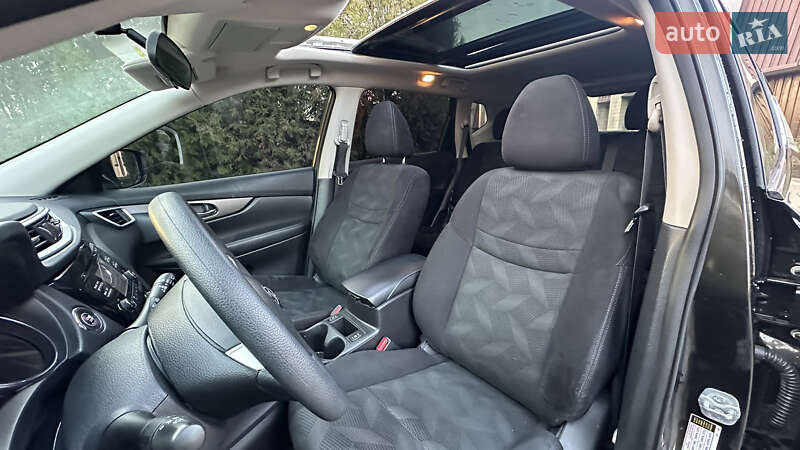 Позашляховик / Кросовер Nissan Rogue 2016 в Павлограді