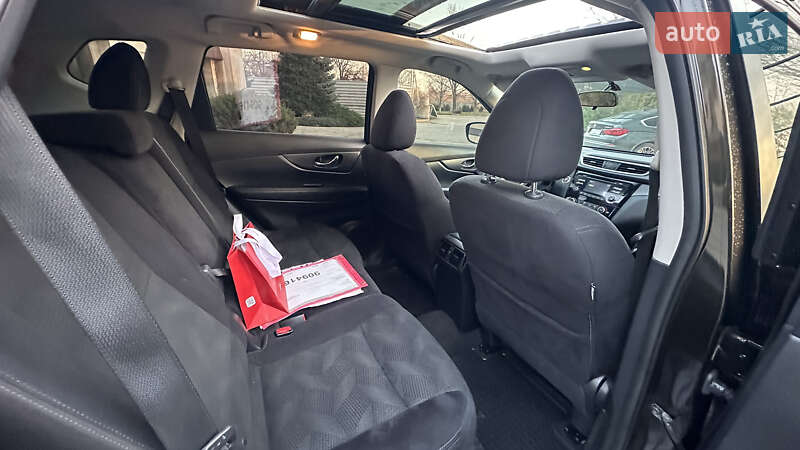 Позашляховик / Кросовер Nissan Rogue 2016 в Павлограді